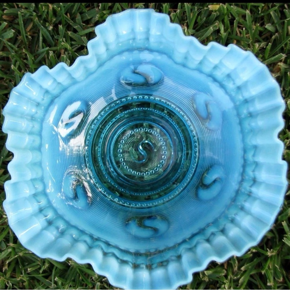 1904 Jefferson ASTRO Blue Opalescent Candy Ribbon Edge Ruffled Bowl 8.75" GLOWS!